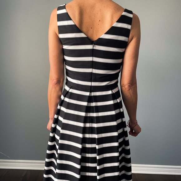 Ralph Lauren Dress Women's Black White Striped Sleeveless Pleated Pockets, Sz. 2 - Picture 2 of 3